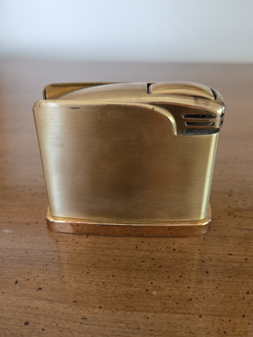 Vintage Brass Table Lighter - Picture 4 of 11